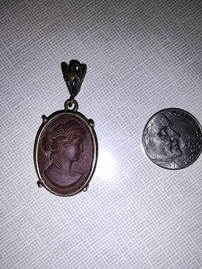 Extasia Cameo Pendant